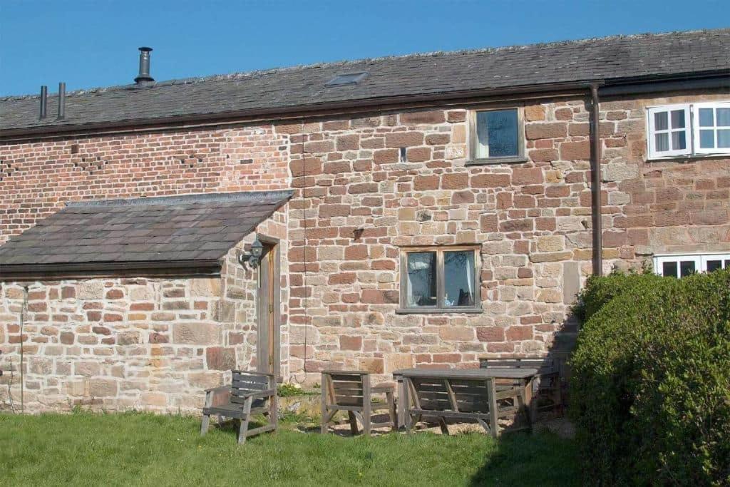 Villa The Shippon Barn - A Delightful Haven For Families à Wirral Extérieur photo