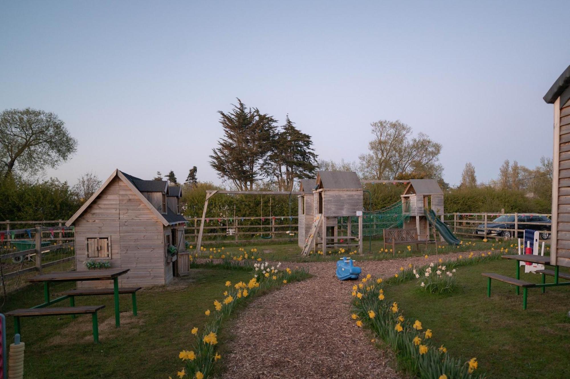 Villa The Shippon Barn - A Delightful Haven For Families à Wirral Extérieur photo